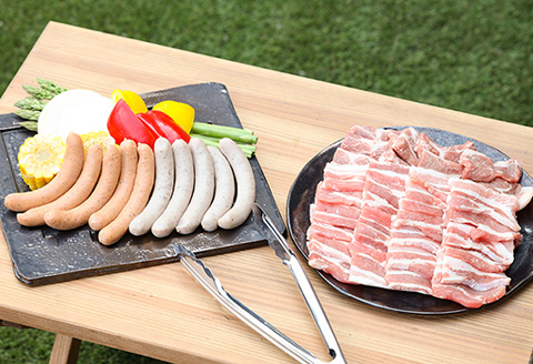 （2025年12月31日で受付終了）【冷凍】飛騨納豆喰豚バーベキューセット(ロース・ばらカルビ各360g/ウインナー5本/ピリ辛ウインナー5本)BBQ アウトドア【11-62】