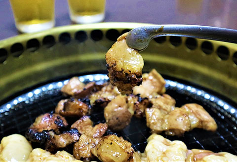 【飛騨 味職人】牛ホルモン 網焼き用（250g×5袋）牛肉 ホルモン BBQ 味付け 贈答 ギフト もつ鍋 飛騨 味職人【57-16】