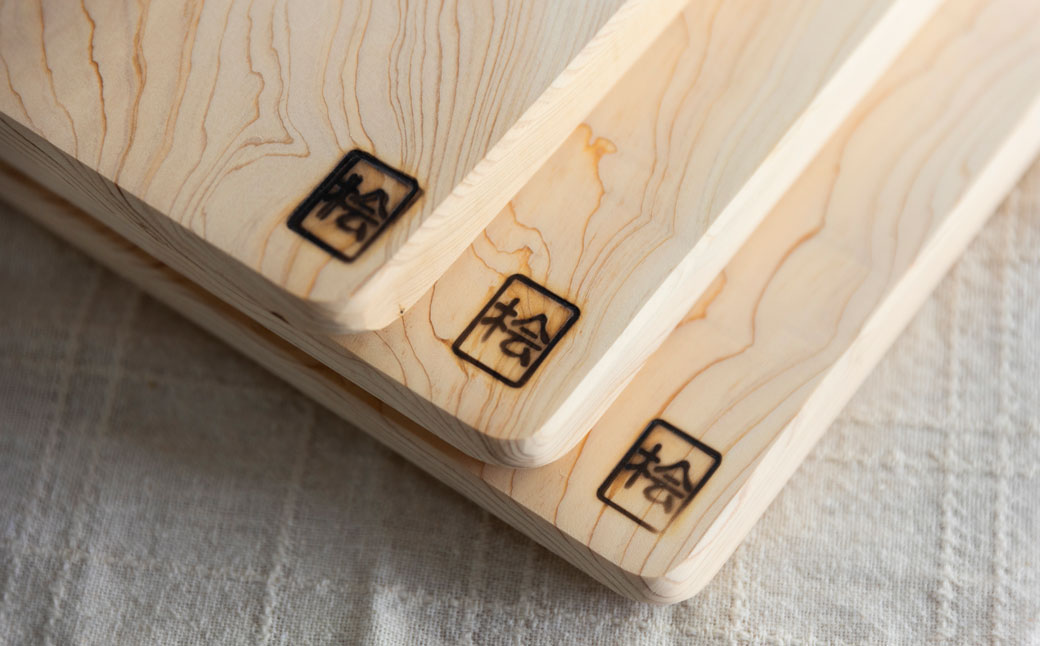 檜（ひのき） まな板 Ｓサイズ（縦 21cm×横 30cm×厚さ 2cm）1枚　ヒノキ カットボード まないた キッチン用品 木【101-1】