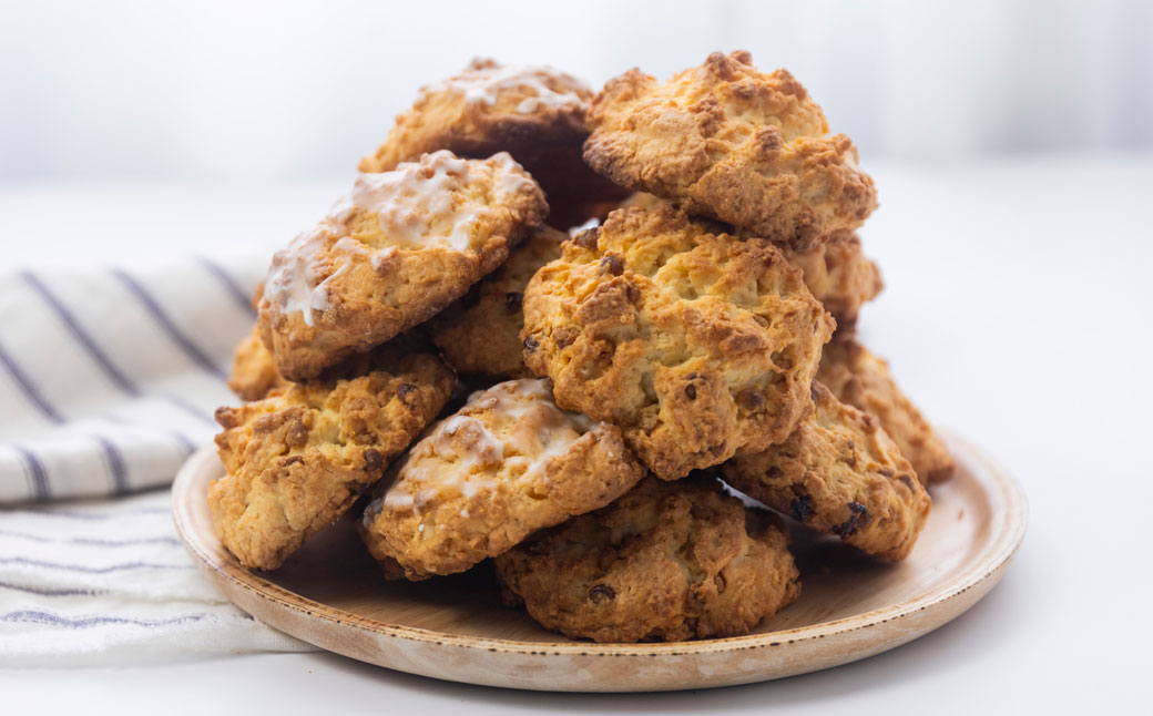 【定期便 3回】（簡易包装）スコーン 15個 × 3か月 毎月（プレーン 5個・おまかせ 2種×各5個） スコーン 自家用 訳あり 訳アリ 洋菓子 お菓子 贈答 焼菓子 プレゼント ギフト 贈り物 こだわり おすすめ アノイ 3カ月【55-A】