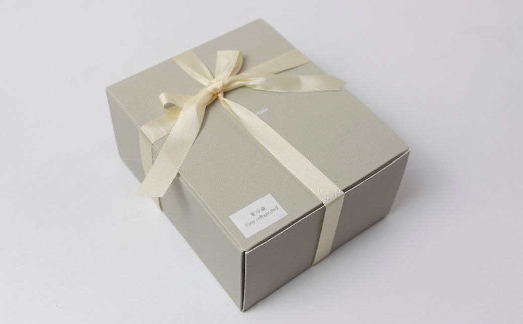 バスクチーズケーキ（12cm×12cm）ホール 洋菓子 お菓子 スイーツ ケーキ 焼菓子 チーズケーキ バスク ギフト 贈答 ジークフリーダ 下呂市 下呂温泉【ジークフリーダ】【32-4】