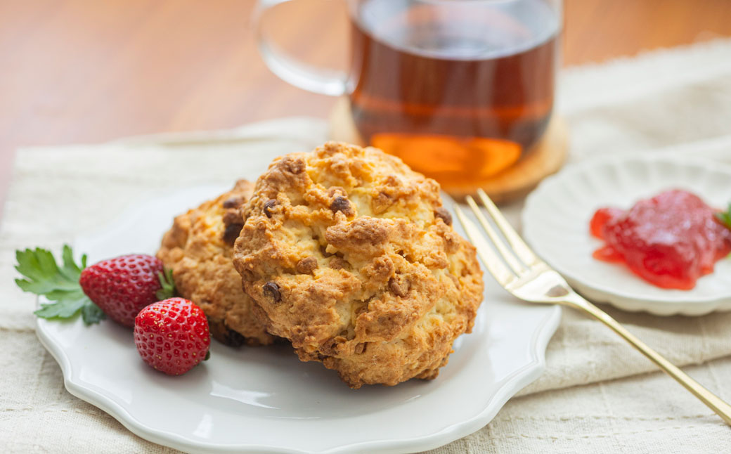 【定期便 3回】（簡易包装）スコーン 15個 × 3か月 毎月（プレーン 5個・おまかせ 2種×各5個） スコーン 自家用 訳あり 訳アリ 洋菓子 お菓子 贈答 焼菓子 プレゼント ギフト 贈り物 こだわり おすすめ アノイ 3カ月【55-A】