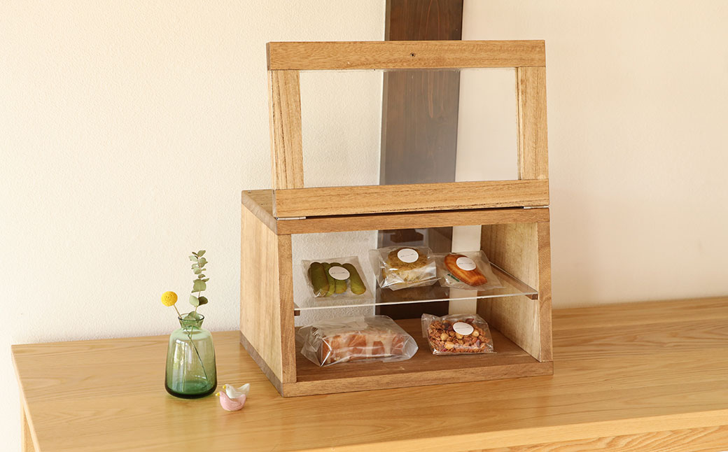 ショーケース（高さ25㎝　幅40㎝　奥行29㎝）棚 飾り棚【62-19】