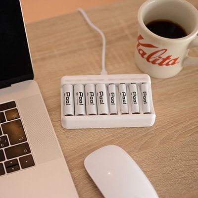 ニッケル水素充電池Pool-プールー(単3形充電池8本+8ポート充電器)セット