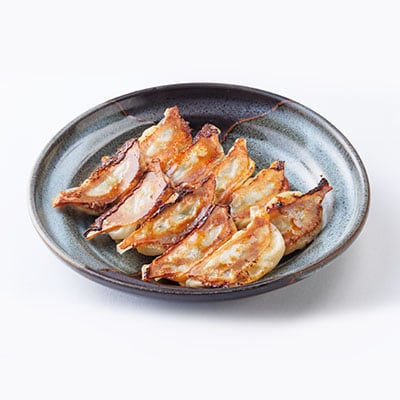 街の老舗中華屋さんが作る『本格冷凍生餃子』40個入り+食べるラー油付【配送不可地域：離島】