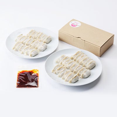 街の老舗中華屋さんが作る『本格冷凍生餃子』40個入り+食べるラー油付【配送不可地域：離島】