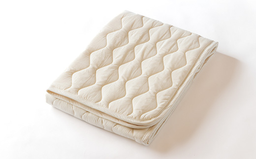 消臭吸汗効果のあるベッドパッド　クリーム