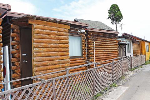 ヒノキ張り・ヒノキ風呂付きプレミアムハウス宿泊券　しし鍋付き　（一泊二食・ペア）