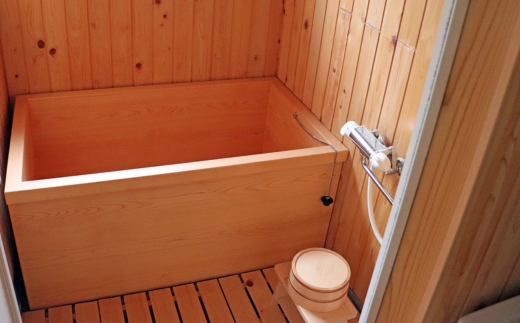 ヒノキ張り・ヒノキ風呂付きプレミアムハウス宿泊券　しし鍋付き　（一泊二食・ペア）