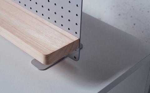 R9 pegboard hinoki stage（キッチン収納）