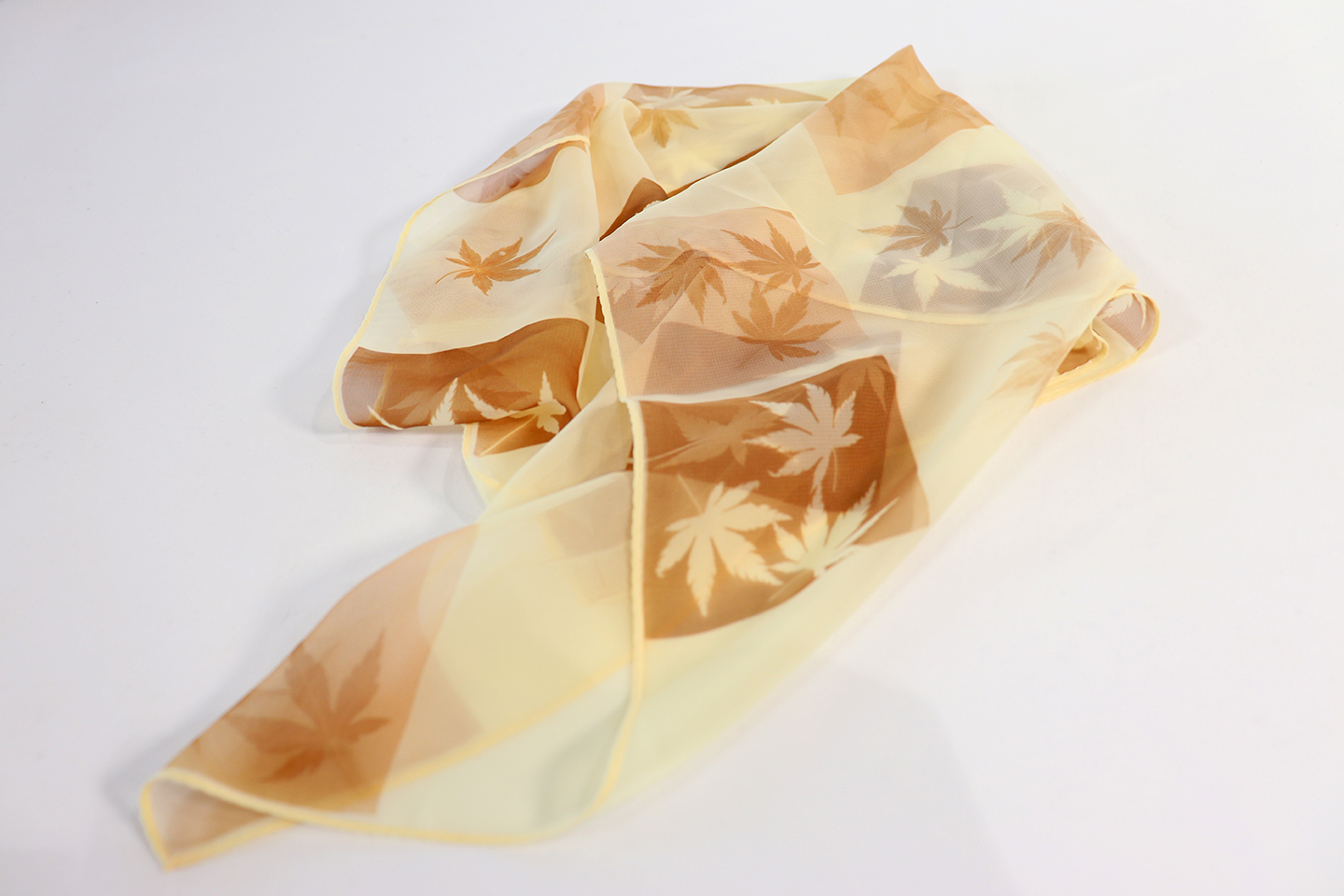 山の幸染め　スカーフ