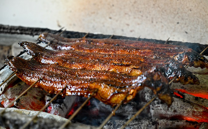 三河一色産 備長炭手焼き 昭和9年創業 魚しげのこだわりのうなぎ 蒲焼1尾