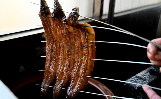 三河一色産 備長炭手焼き 昭和9年創業 魚しげのこだわりのうなぎ 白焼1尾