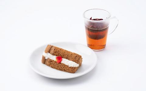 薔薇のシフォンケーキ3個+ローズペタルティー　薔薇が好きな方へ薔薇薔薇セット【配送不可地域：離島】