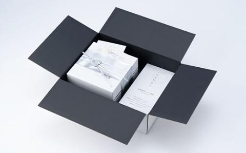 白薔薇「スノーホワイト」のような5層のチーズケーキ糖質オフ(4号サイズ)薔薇の町からお届け【配送不可地域：離島】