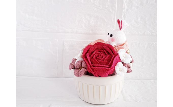 つまみ細工 ココットうさぎ～sweet～ 工芸品 置物 手作り 職人 手仕事 伝統工芸 和風 かわいい インテリア うさぎ バラ 受注生産 つまみ細工工房ちより。 送料無料 岐阜県 安八町