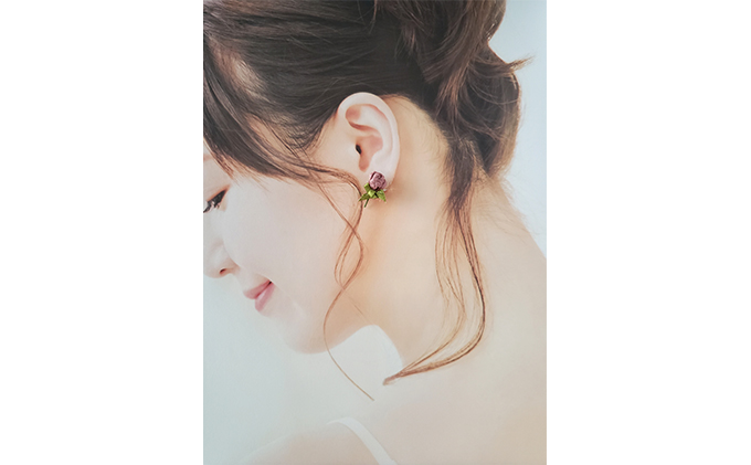 つまみ細工 ブーケブートニア イヤリング アクセサリー 工芸品 お花 手作り 職人 手仕事 伝統工芸 和風 かわいい アシメトリー 大人可愛い アクセ 受注生産 つまみ細工工房ちより。 送料無料 岐阜県 安八町