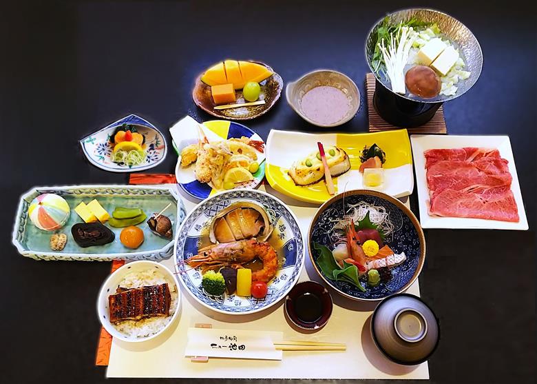 季節を味わう会席「ふるさと華コース」2名様食事券