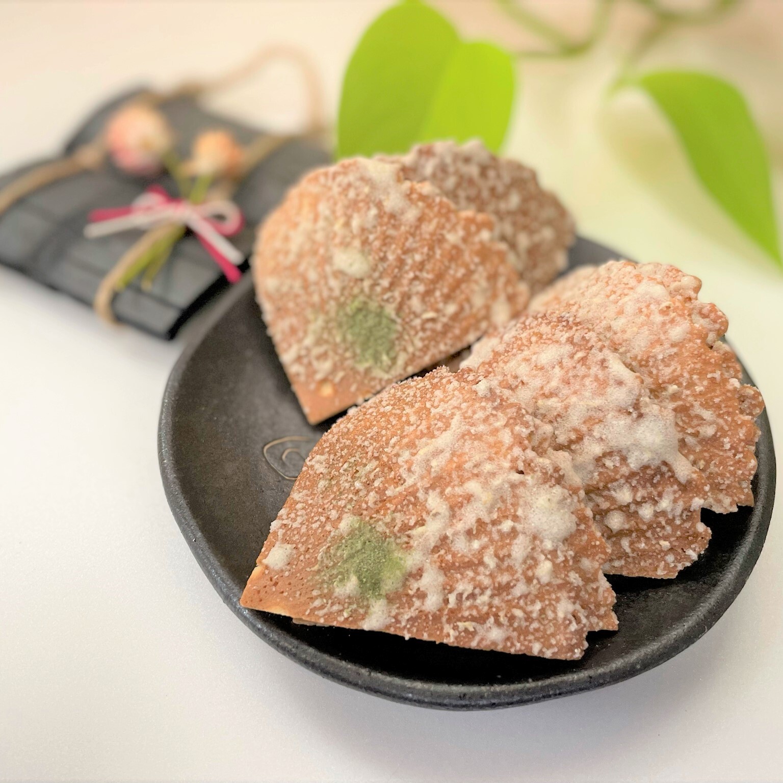 【お得な大容量！】扇せんべい 12枚入り×20袋 (合計240枚) 八百津 煎餅 やおつ せんべい 生姜 しょうが ショウガ 砂糖 あおさ アオサ 青のり お菓子 おやつ 懐かしの味