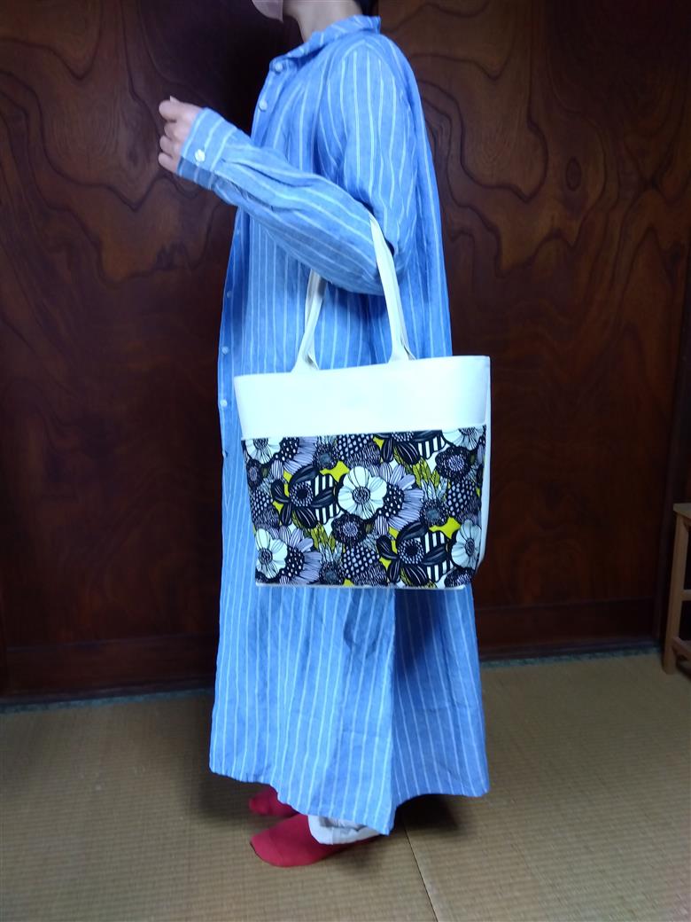 布かばん カルイオモイ トートバッグ 花柄 黒 黄色 総裏地 外ポケット 内ポケット