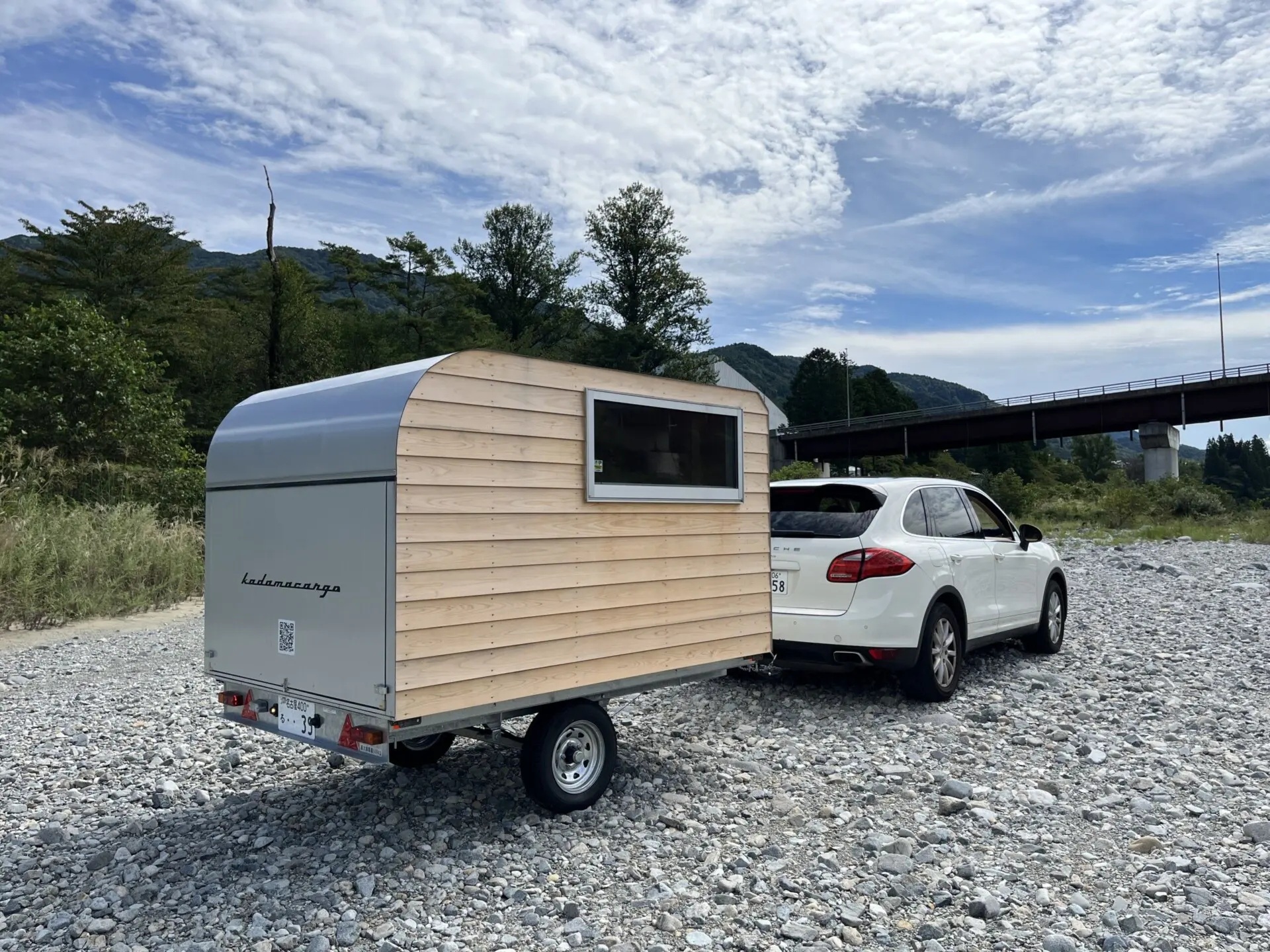 コダマカーゴ トレーラーハウス 小屋 天然木檜製 動く小屋 檜材 檜材 国産 木製 トレーラー キャンプ アウトドア 東白川村 コダマプロジェクト【北海道・沖縄県・離島配送不可】