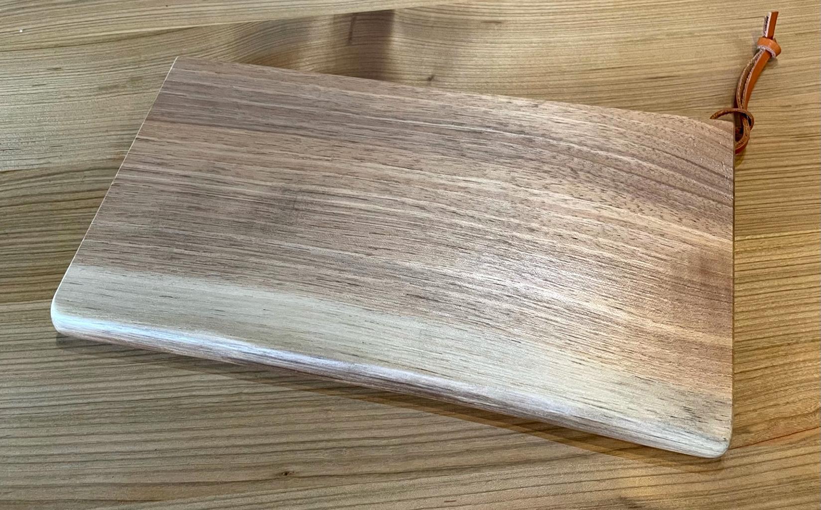 キャンピング カッティングボード 木製（クルミ）まな板 アウトドア用品 キャンプ 料理 調理道具□