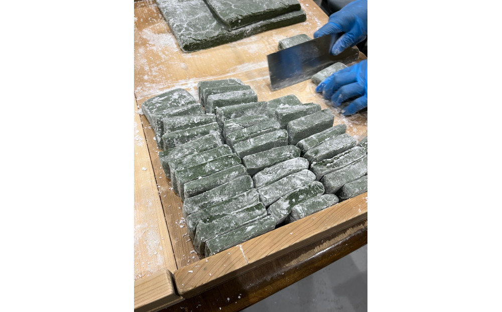 農家が作るさとうさんちのよもぎ餅　270g×8袋セット□