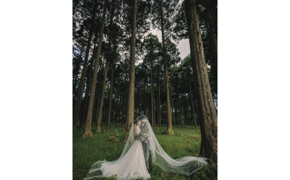 森の中の「フォト婚式」