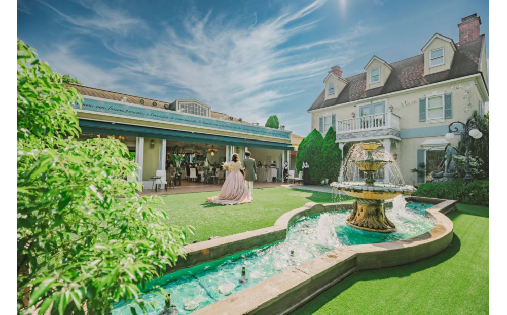 森の中の小さなレストラン