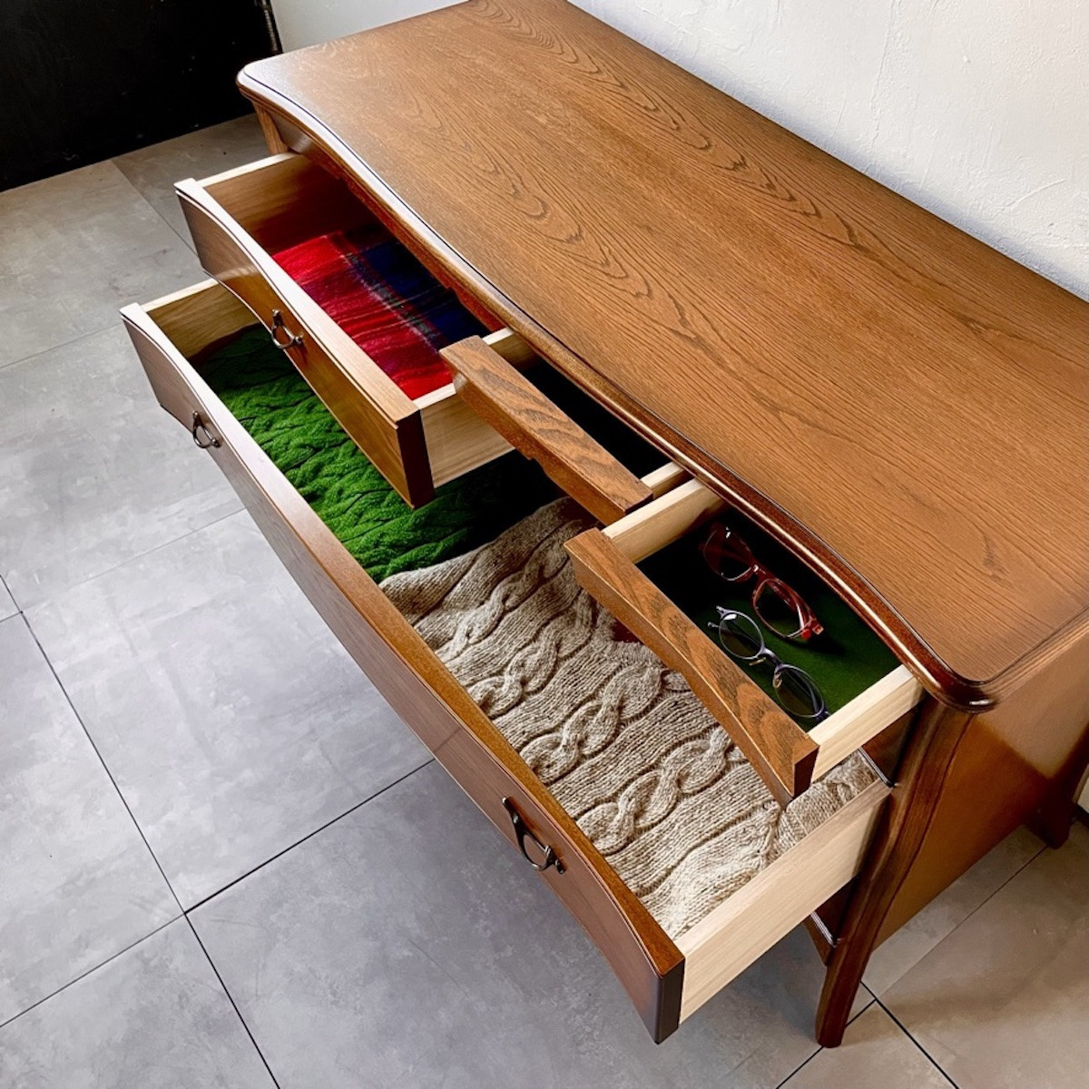 松永工房 Continue リビングチェスト オフィシャル限定品 アンティークカラー  クラシック エレガント インテリア アンティーク調家具 木製 チェスト ねこ脚 タンス 収納家具 収納 カンティーニュ 寝室 ロータイプ【配送不可：沖縄・離島】