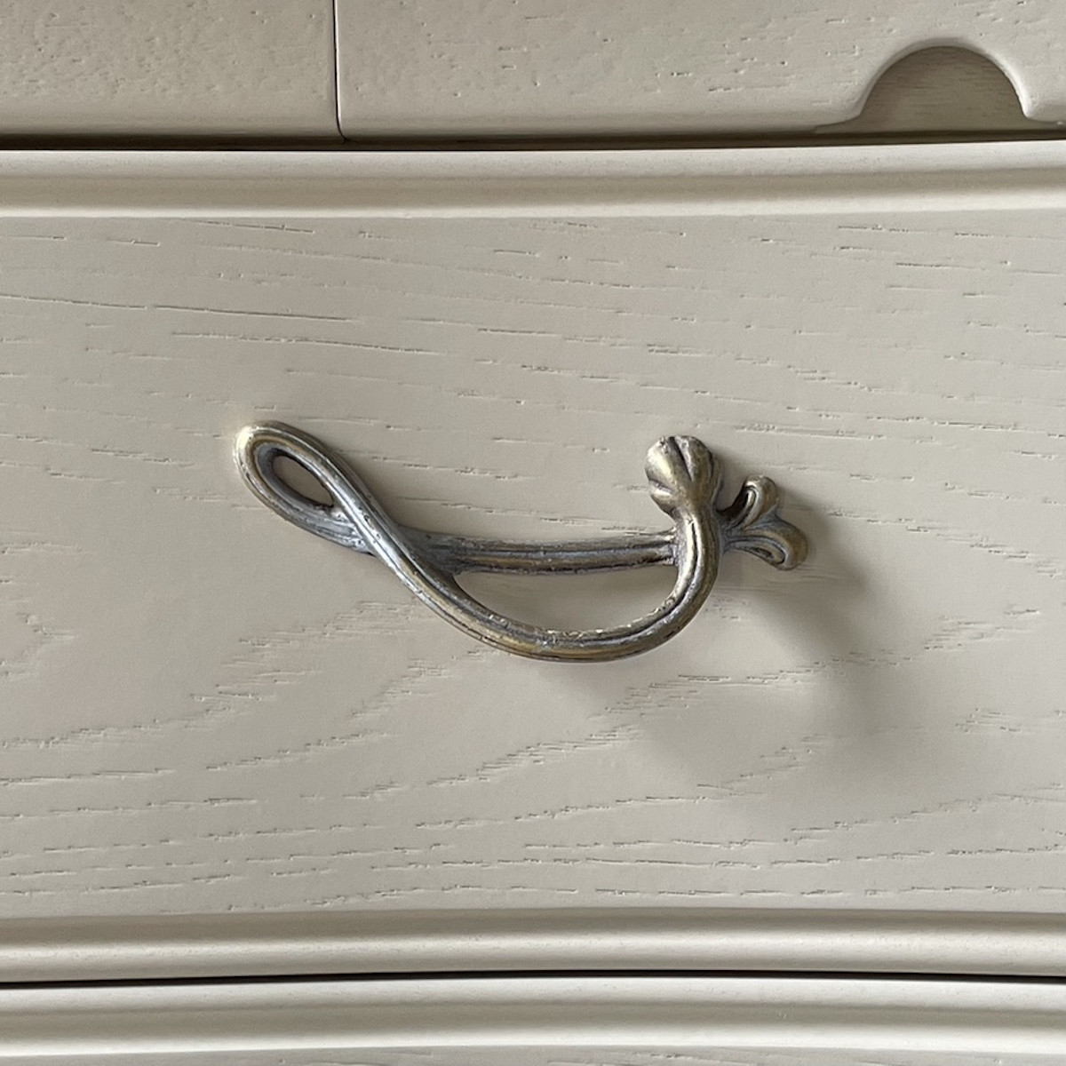 松永工房 Continue リビングチェスト オフィシャル限定品 ホワイトカラー  クラシック エレガント インテリア アンティーク調家具 木製 チェスト ねこ脚 タンス 収納家具 収納 カンティーニュ 寝室 ロータイプ【配送不可：沖縄・離島】