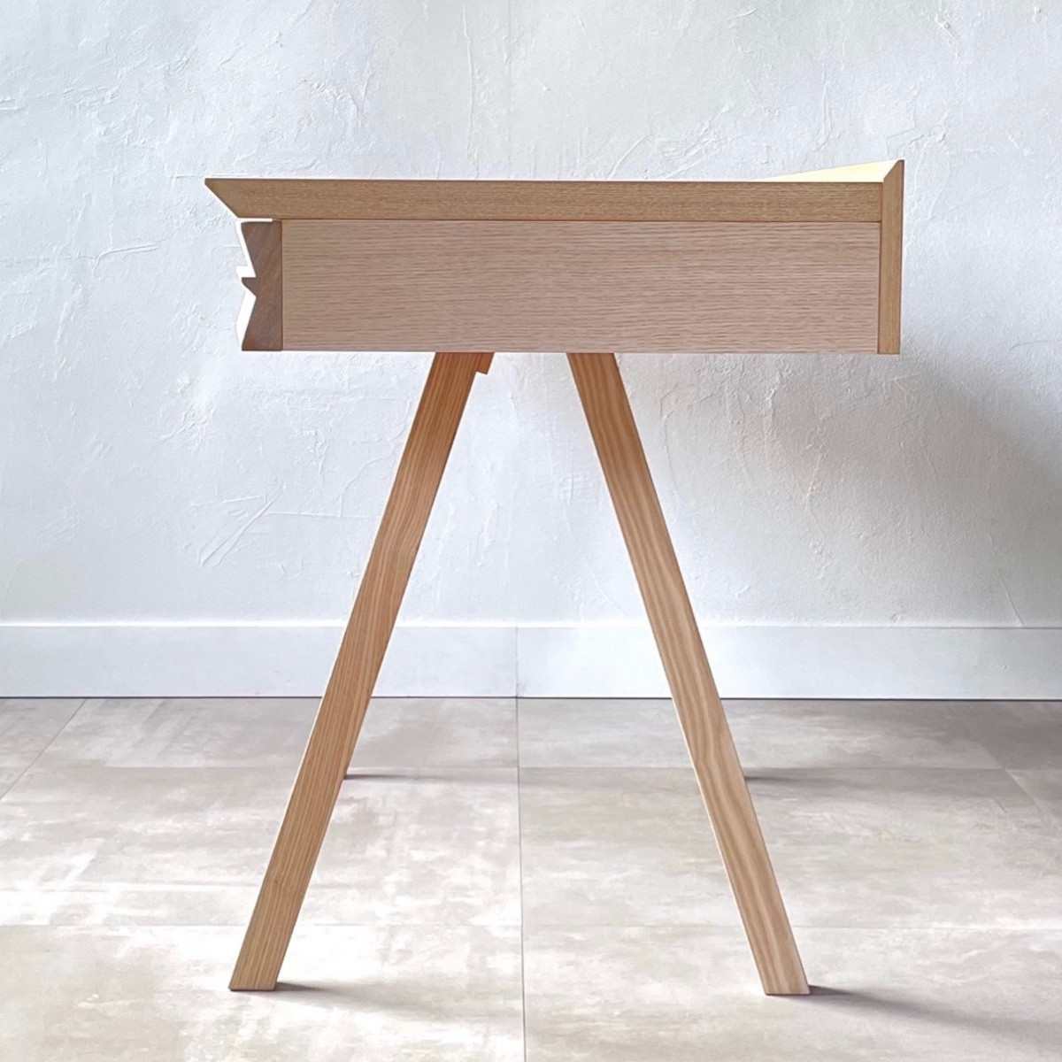 松永工房 MASTER PIECE デスクＮ135 ナチュラルカラー モダンテイスト シンプルデザイン 木製 デスク オフィス ホームユース 書斎 パソコンデスク 北欧モダン ワークペース マスターピース【配送不可：沖縄・離島】