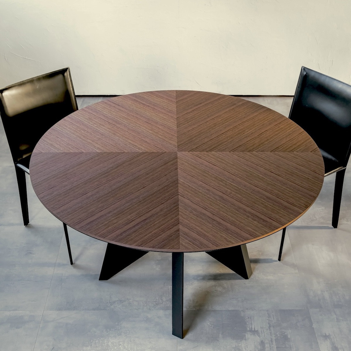 松永工房 MASTER PIECE ダイニングテーブルラウンド120 ウォールナットカラー×ブラックカラー モダンテイスト シンプルデザイン 木製 丸テーブル リビングダイニング マスターピース【配送不可：沖縄・離島】