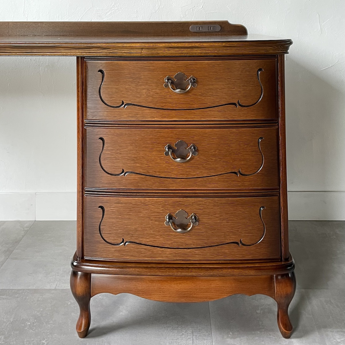 松永工房 Continue デスク 1600 オフィシャル限定品 プライベートデスク 机クラシック エレガント インテリア アンティーク調家具 木製 書斎机 ねこ脚  カンティーニュ【配送不可：沖縄・離島】