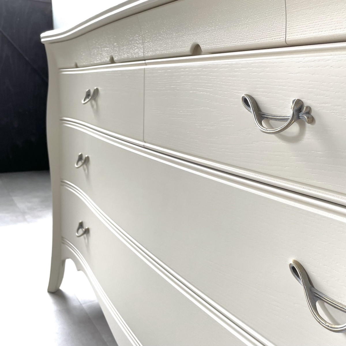 松永工房 Continue リビングチェスト オフィシャル限定品 ホワイトカラー  クラシック エレガント インテリア アンティーク調家具 木製 チェスト ねこ脚 タンス 収納家具 収納 カンティーニュ 寝室 ロータイプ【配送不可：沖縄・離島】