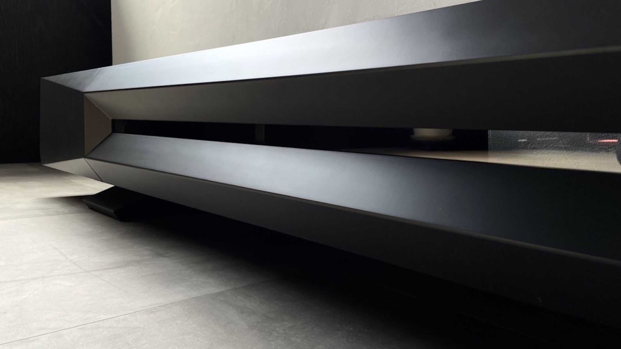 松永工房 MASTER PIECE テレビボードＧ180 チャコールグレー モダンテイスト シンプルデザイン 木製 テレビ台 ローボード キャビネット リビングインテリア ラグジュアリー マスターピース【配送不可：沖縄・離島】