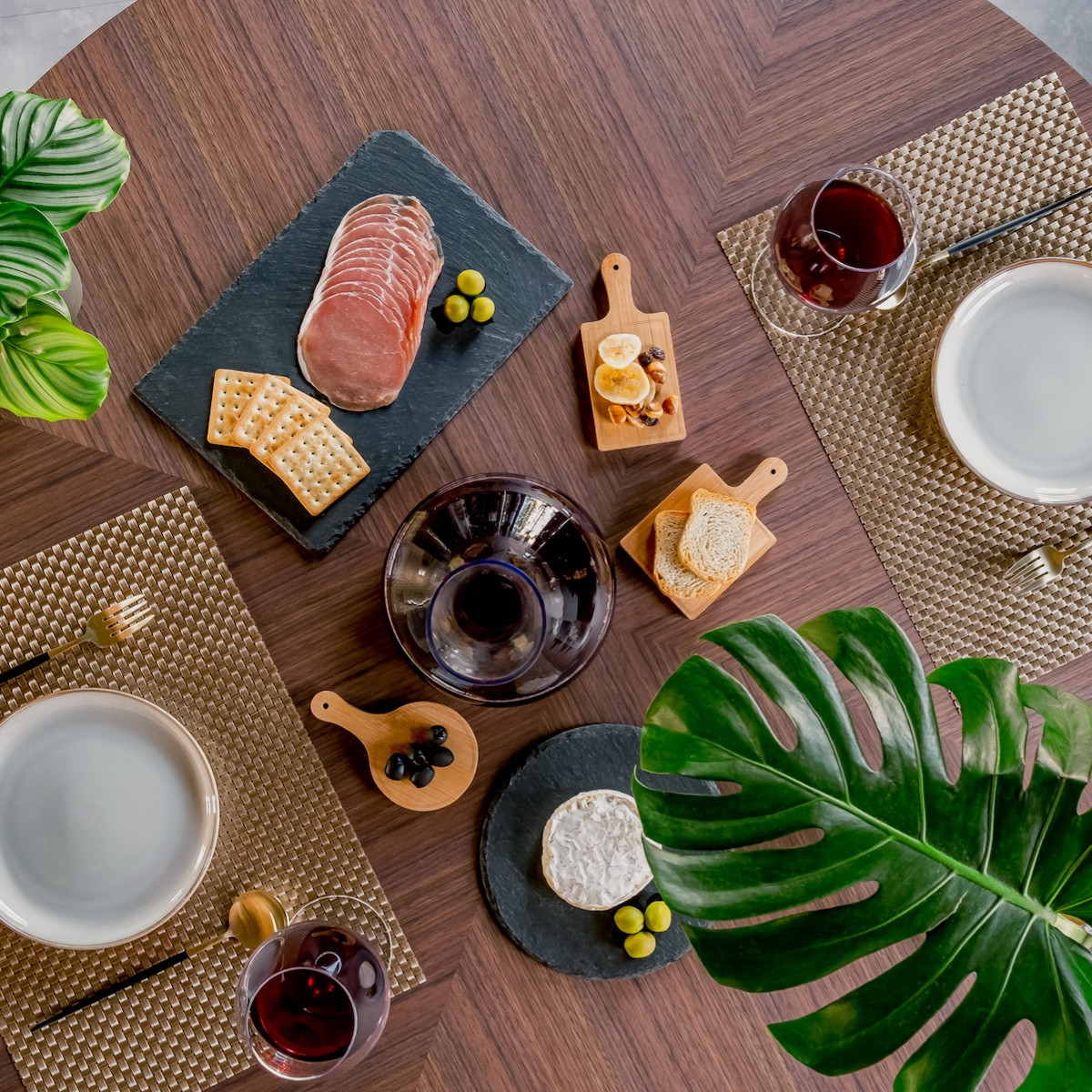 松永工房 MASTER PIECE ダイニングテーブルラウンド120 ウォールナットカラー×ブラックカラー モダンテイスト シンプルデザイン 木製 丸テーブル リビングダイニング マスターピース【配送不可：沖縄・離島】