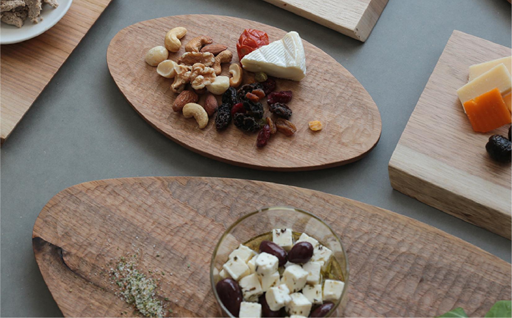 サービングボード 木製 オーバル Sサイズ（サクラ）アウトドア用品 キャンプ 料理 調理道具□