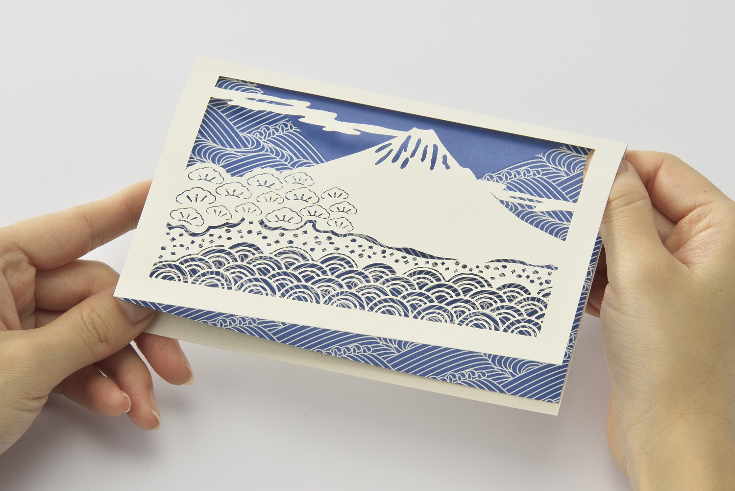 富士山と三保松原を贈る ヒノキのマグネット＆切り絵レターセット（5点入り）□