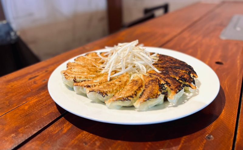 とんきい 餃子セット(ニラ入り餃子2袋 とんきい餃子(ニラ,ニンニク抜き)2袋 計4袋/1袋各18個入り・タレ付き) 餃子 セット 惣菜 中華 冷凍 静岡 浜松市