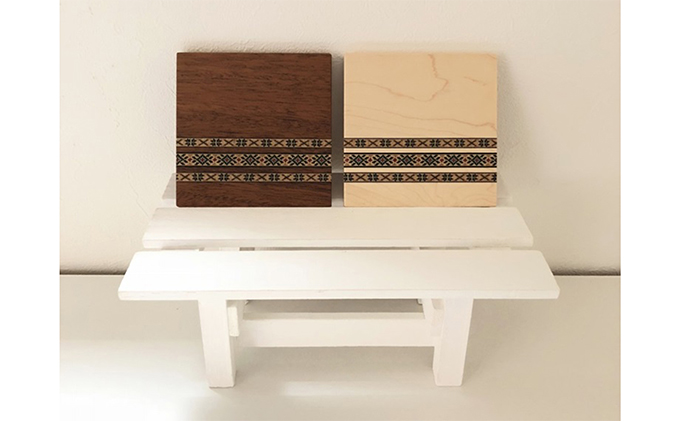 ウッドモザイク入り木製コースター（メイプル／マホガニー）