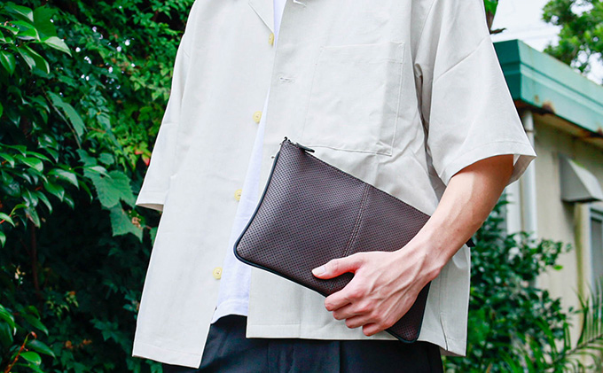 パンチングサコッシュ レッド