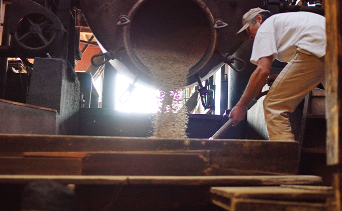 明治屋醤油（醤油4種・ソース2種・味噌2種＋クッキー2コ・せんべい1コ・山女魚甘露煮１コ）【配送不可：離島】
