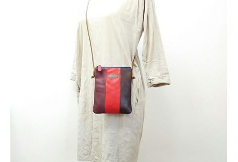 「三嶋柄入り」 ハンドメイド 牛革 ポシェット ＜しましま＞ バッグ やわらかい 牛革 かわいい ハンドメイド おしゃれ レディース シンプル 贈り物 ギフト プレゼント 手提げ バック 革製品 小物 ファッション アクセサリー コンパクト 軽量 肩掛け 斜めがけ 長さ調節可能 ヌメ革 本革 裏地付き 大人 ユニセックス 日本製