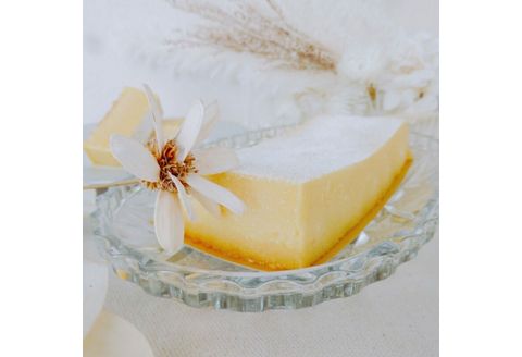 ガトーショコラ フロマージュ スイーツ お菓子 デザート 白い ホワイトチョコレート クリームチーズ チーズケーキ しっとり 濃厚 ALBEDO アルベド 洋菓子 チョコレートケーキ ケーキ バレンタイン ギフト プレゼント 贈り物 190g グルテンフリー 小麦対応 発酵バター 北海道産 朝産み卵 けさたま 純白 特別な日 隠れた看板商品 まろやか 口当たり コク 甘み