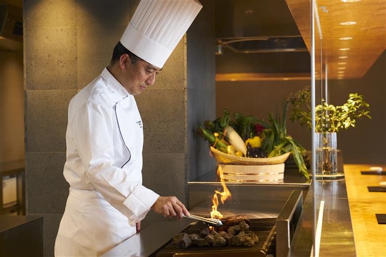 【レストラン利用券】富士山三島東急ホテル ROBATA GRILL 炉 L’EAU 館内13階レストラン 利用券 25,000円 分 （ 2,500円×10枚 ） 高層階 富士山 観光 旅行 温浴 露天風呂 絶景 旬の食材  レストラン 炉端グリル料理 和洋料理 富士山 三島 東急ホテル 静岡県 静岡 三島市