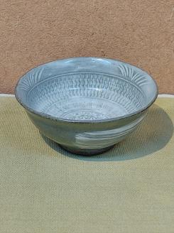 三島産 三島暦手風鈴 くつろぎ セットB 陶器 手作り 逸品 おしゃれ 和風 工芸美 贈答用 プレゼント 風鈴 茶碗 お皿 風鈴全体長 約52cm 平盃 口径 約9cm 高さ 約4cm 伝統工芸 涼しげ インテリア 夏 季節感 音色 富士山 南部鉄 盃 五感 寛ぎ 日本製 伝統文化 ギフト 職人技 三島市 静岡県