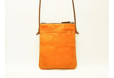 革 ポシェット バッグ 「三嶋柄入り」ハンドメイド牛革ポシェット＜キャメル＞ バッグ やわらかい 牛革 かわいい ハンドメイド おしゃれ レディース シンプル 贈り物 ギフト プレゼント 手提げ バック 素材：牛革、綿 カラー：革/キャメル、裏地/オリーブ、ファスナー/うす茶、糸/ベージュ 本革 ヌメ革 コンパクト 小さめ 三嶋柄 三島市 静岡県