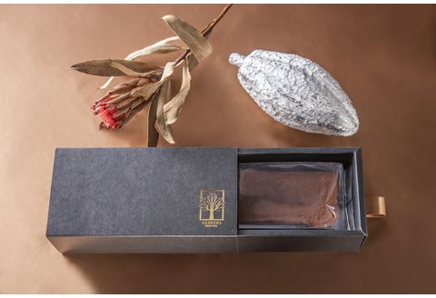 至高 ガトーショコラ スイーツ お菓子 ケーキ デザート ショコラ 濃厚 味わい ALBEDO アルベド チョコレート ギフト プレゼント 贈り物 高級 洋菓子 手作り 濃厚チョコ ビター 甘さ控えめ 贅沢 絶品 人気 おすすめ 専門店 215g 究極 絶妙 焼き加減 逸品 クーベルチュール 華やかな香り 優雅 口どけ 余韻 美味しい カカオ 発酵バター 朝産み卵