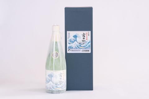 0016-01-04 富士宮の日本酒 牧野酒造 純米大吟醸 富士山 紺箱入 720ml
